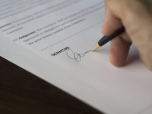 Signature contrat commercial accord droit civil
