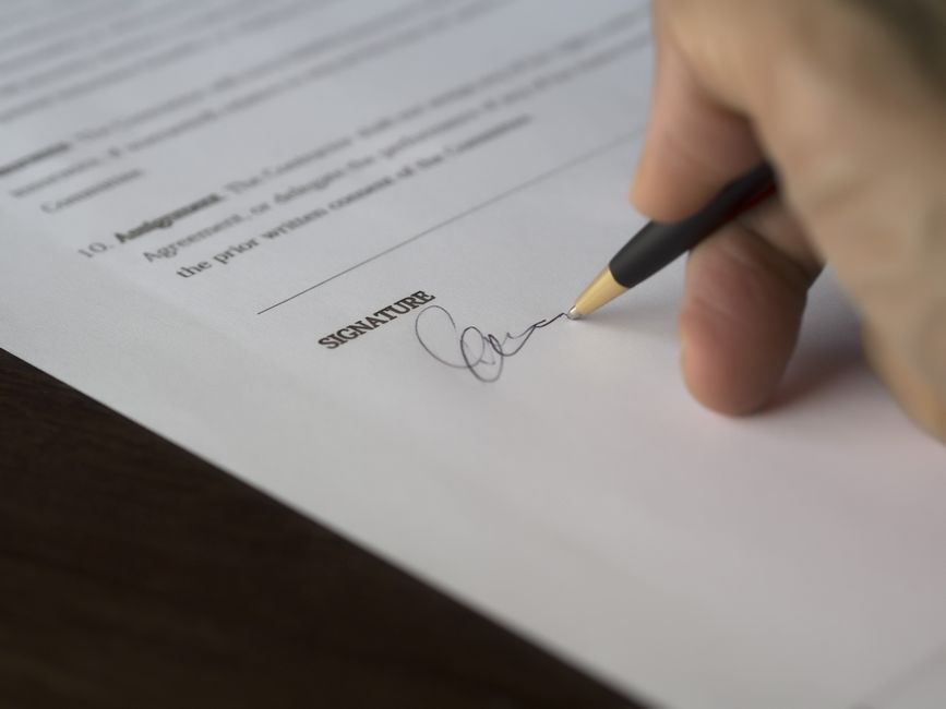 Signature contrat commercial accord droit civil